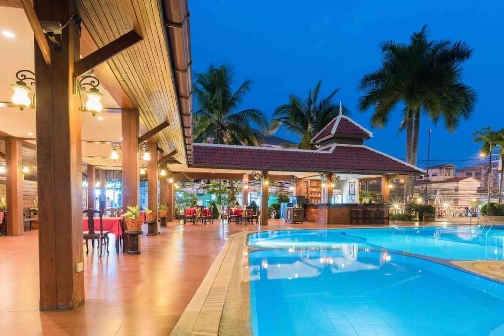 The Residence Garden Pattaya Extérieur photo