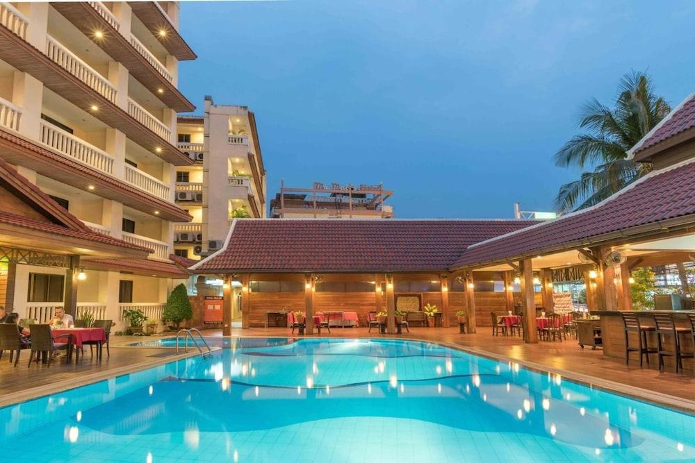 The Residence Garden Pattaya Extérieur photo
